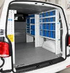 03_Pared derecha Transporter con contenedores basculantes transparentes