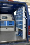 03_Pared equipada con contenedores transparentes en Fiat Ducato