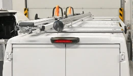 04_Techo de Ducato con portaescalera amortiguado y portatubos