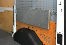 Banco de trabajo basculante para furgonetas Syncro System cerrado