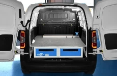 Berlingo equipado con cajonera infraplataforma