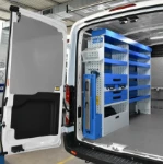 Costado izquierdo estantería en el Transit