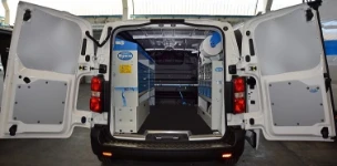 Equipamiento Toyota ProAce para mantenimiento de máquinas