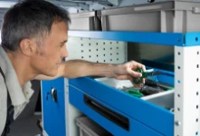 Estantes para equipar la furgoneta