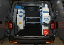 Furgoneta equipada para instalación de aparatos de aire acondicionado