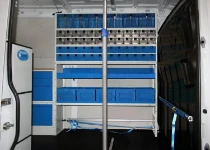 La parte anterior del equipamiento izquierdo