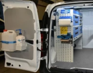 Lado izquierdo equipamiento Dokker