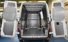 Plataforma y protecciones internas en aluminio para Sprinter