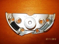 Revestimiento del lado izquierdo del Dacia Dokker con cubrerruedas de aluminio estriado