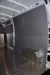 Scaffale con minuteria in contenitori trasparenti e cassetto nel Dokker