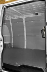 Revestimientos internos para Daily vistos desde la puerta lateral