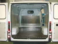 Rivestimento interno con pianale e pannellatura per NV250