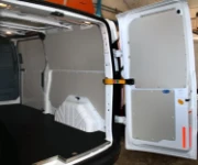 Rivestimento lato destro e pannello portautensili su Citroen Jumpy