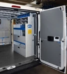 Rivestimento lato destro e pannello portautensili su Citroen Jumpy