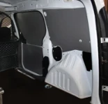 Sistemas de bloqueo en pared furgoneta equipada para control de sistemas de medición de líquidos