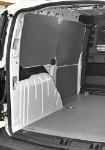 Suelo y revestimientos laterales instalados en un Ford Transit Connect