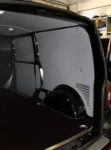 Rivestimento lato sinistro del Dokker con copriruota in alluminio mandorlato