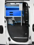 Vista lateral de las estanterías para Fiat Fiorino